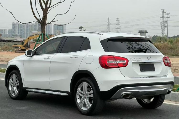 Used Mercedes-Benz GLA 2018 GLA 200 Sport Edition Exterior 9