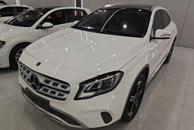Mercedes-Benz GLA 2018 GLA 200 Fashion Model usado