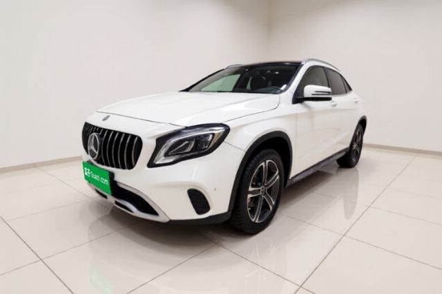 Mercedes-Benz GLA 2018 GLA 200 Fashion Model usado