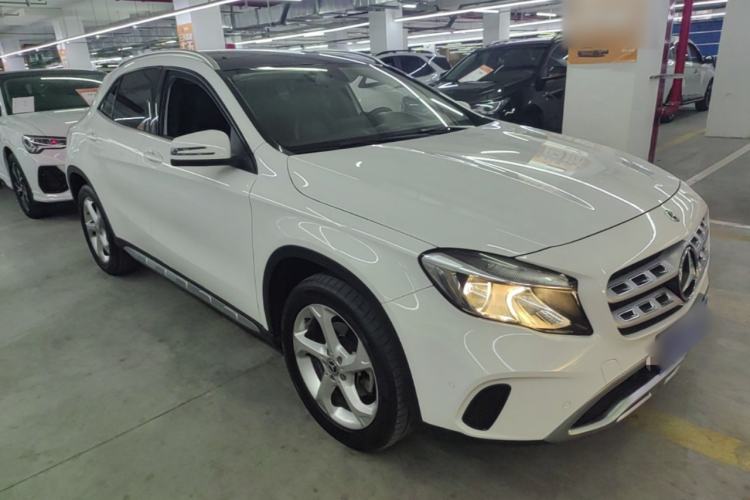 Used Mercedes-Benz GLA 2018 GLA 200 Sport Edition Front Right 45 Deg