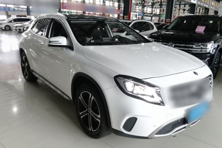 Used Mercedes-Benz GLA 2018 GLA 200 Fashion Model Front Right 45 Deg