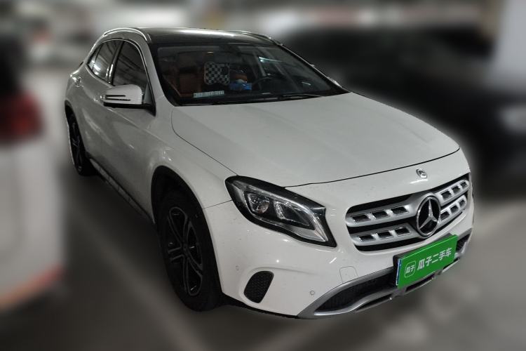 Used Mercedes-Benz GLA 2018 GLA 200 Fashion Model Front Right 45 Deg
