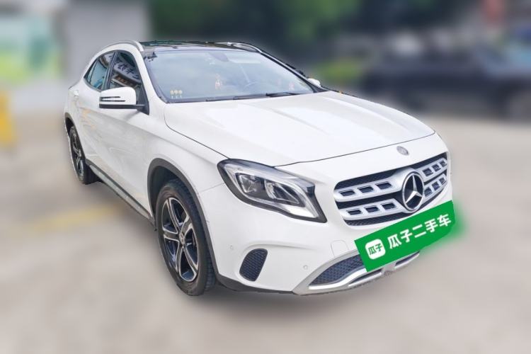 Used Mercedes-Benz GLA 2018 GLA 200 Fashion Model Front Right 45 Deg