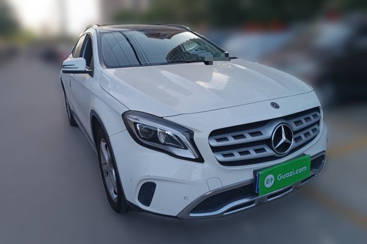 Used Mercedes-Benz GLA 2018 GLA 200 Sport Edition Front Right 45 Deg