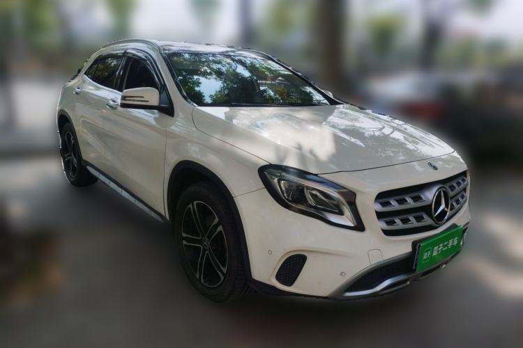 Used Mercedes-Benz GLA 2018 GLA 200 Fashion Model Front Right 45 Deg