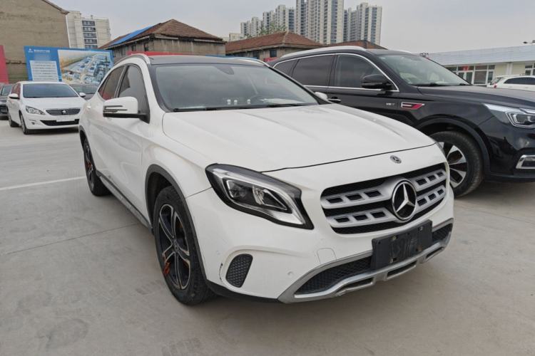 Used Mercedes-Benz GLA 2018 GLA 200 Fashion Model Front Right 45 Deg