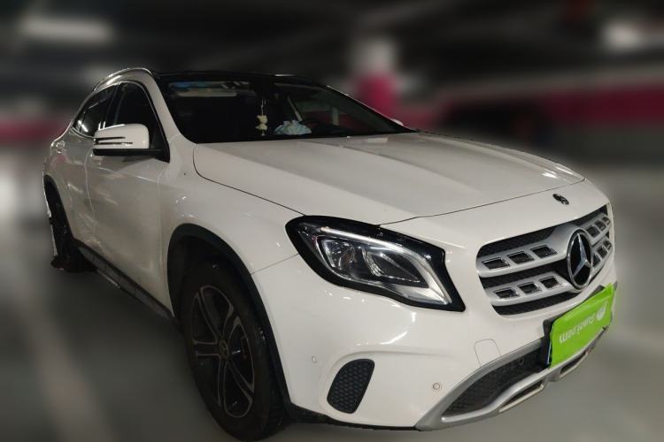 Used Mercedes-Benz GLA 2018 GLA 200 Fashion Model Front Right 45 Deg