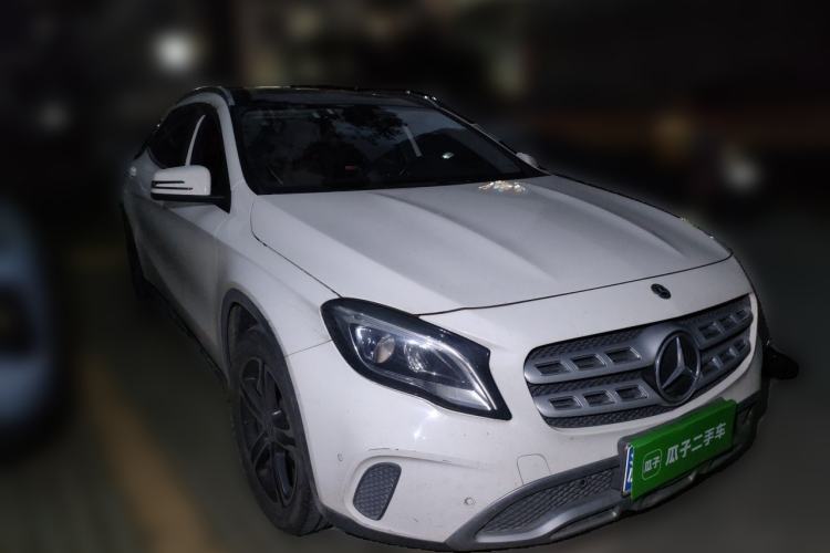 Used Mercedes-Benz GLA 2018 GLA 200 Fashion Model Front Right 45 Deg