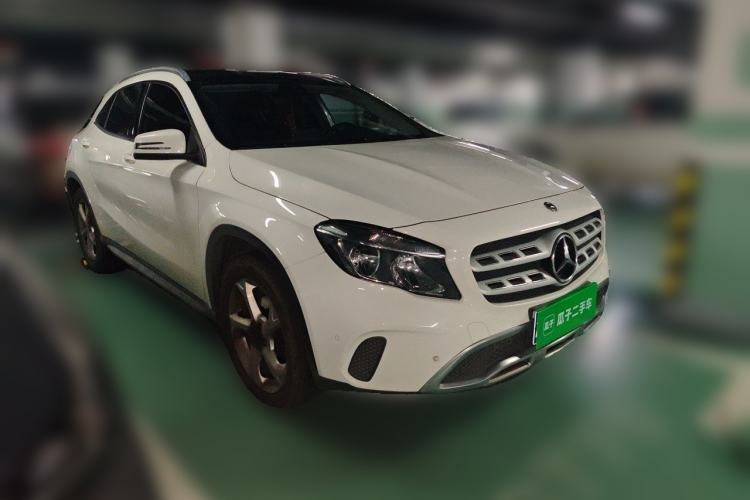 Used Mercedes-Benz GLA 2018 GLA 200 Sport Edition Front Right 45 Deg
