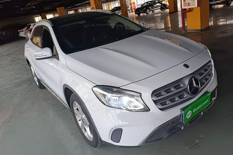 Used Mercedes-Benz GLA 2018 GLA 200 Sport Edition Front Right 45 Deg