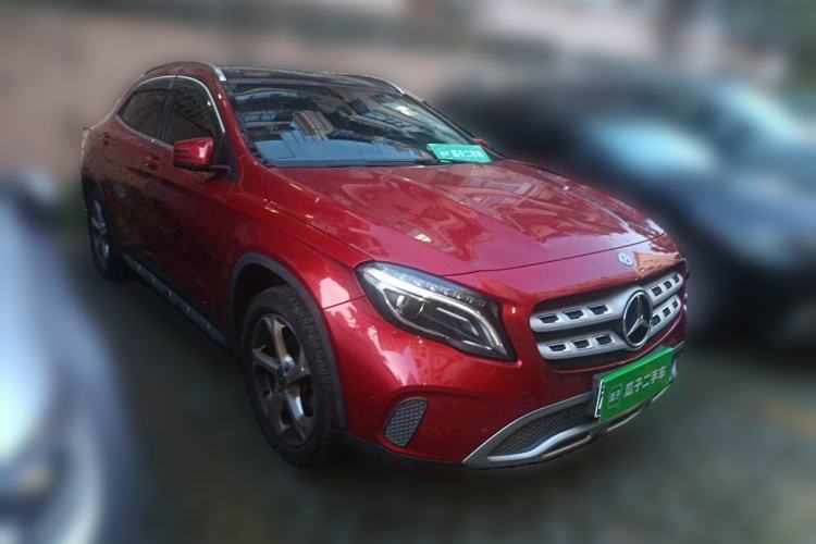 Used Mercedes-Benz GLA 2018 GLA 200 Sport Edition Front Right 45 Deg