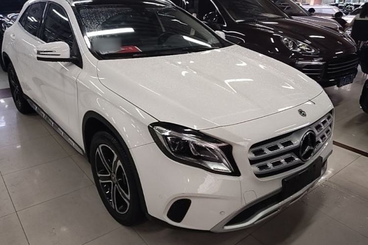 Used Mercedes-Benz GLA 2018 GLA 200 Fashion Model Front Right 45 Deg