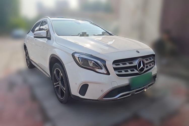 Used Mercedes-Benz GLA 2018 GLA 200 Fashion Model Front Right 45 Deg