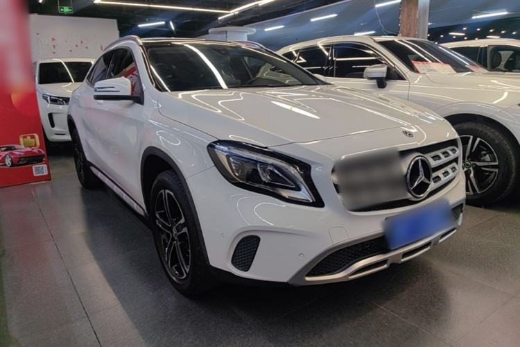 Used Mercedes-Benz GLA 2018 GLA 200 Fashion Model Front Right 45 Deg