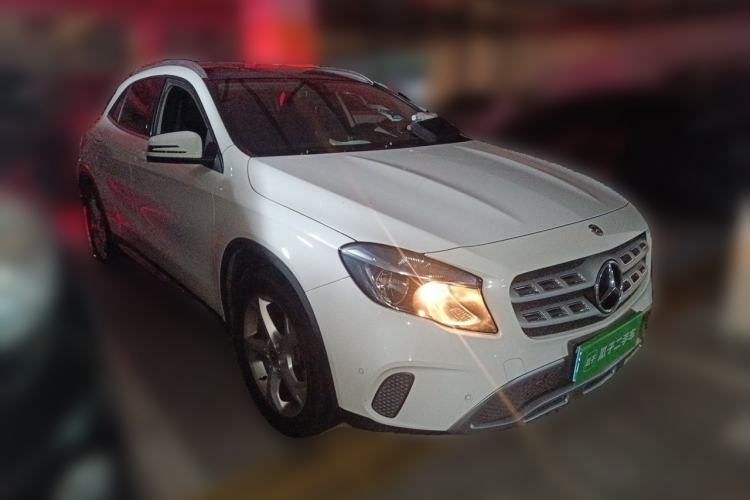 Used Mercedes-Benz GLA 2018 GLA 200 Sport Edition Front Right 45 Deg