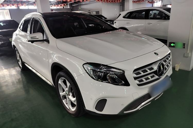 Used Mercedes-Benz GLA 2018 GLA 200 Sport Edition Front Right 45 Deg