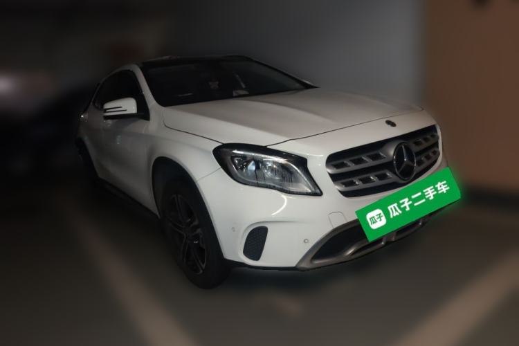 Used Mercedes-Benz GLA 2018 GLA 200 Fashion Model Front Right 45 Deg