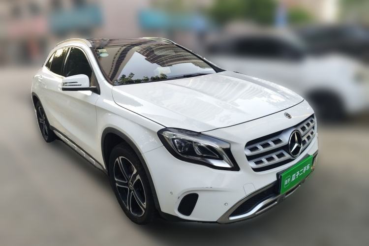 Used Mercedes-Benz GLA 2018 GLA 200 Fashion Model Front Right 45 Deg