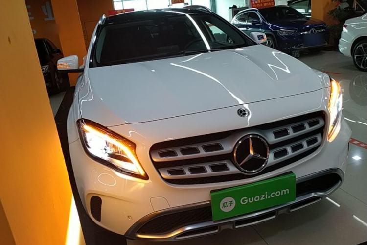 Used Mercedes-Benz GLA 2018 GLA 200 Fashion Model Front Right 45 Deg