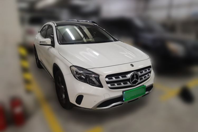 Used Mercedes-Benz GLA 2018 GLA 200 Sport Edition Front Right 45 Deg