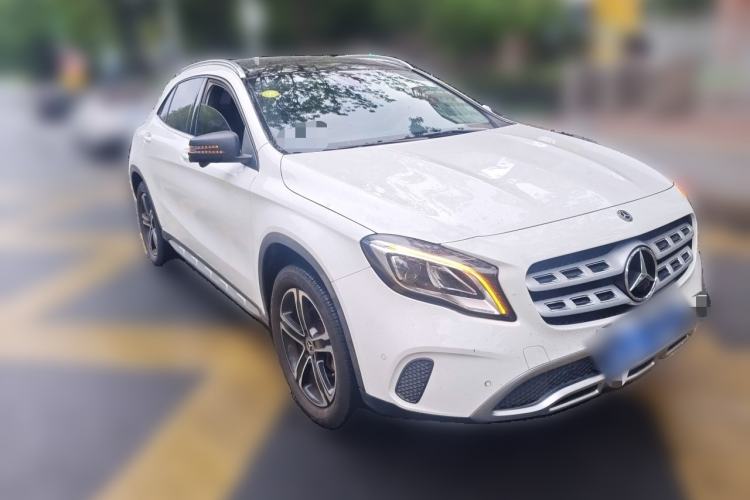 Used Mercedes-Benz GLA 2018 GLA 200 Fashion Model Front Right 45 Deg