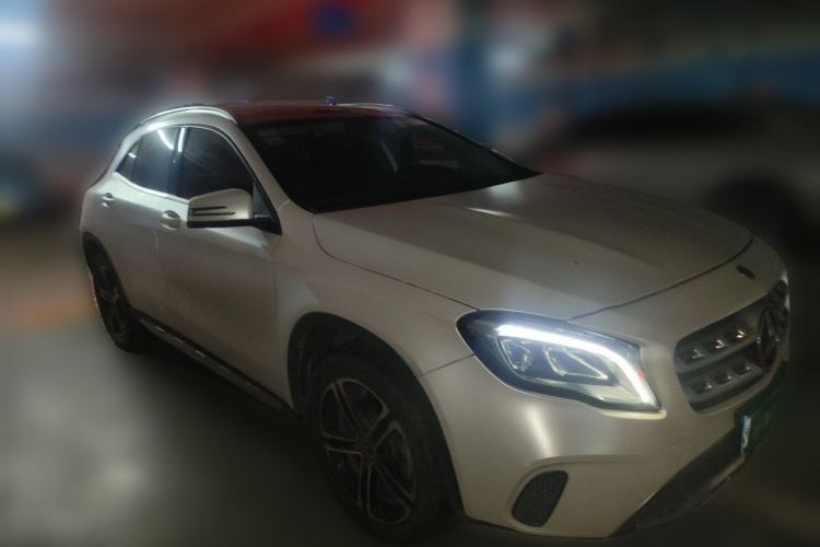 Used Mercedes-Benz GLA 2018 GLA 200 Fashion Model Front Right 45 Deg