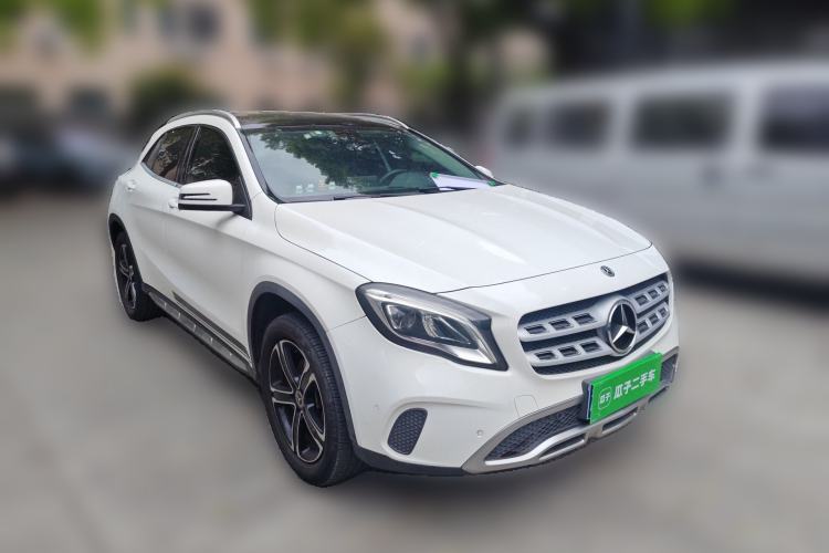Used Mercedes-Benz GLA 2018 GLA 200 Fashion Model Front Right 45 Deg
