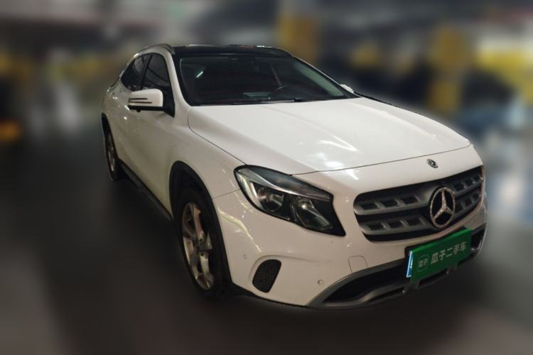 Used Mercedes-Benz GLA 2018 GLA 200 Sport Edition Front Right 45 Deg
