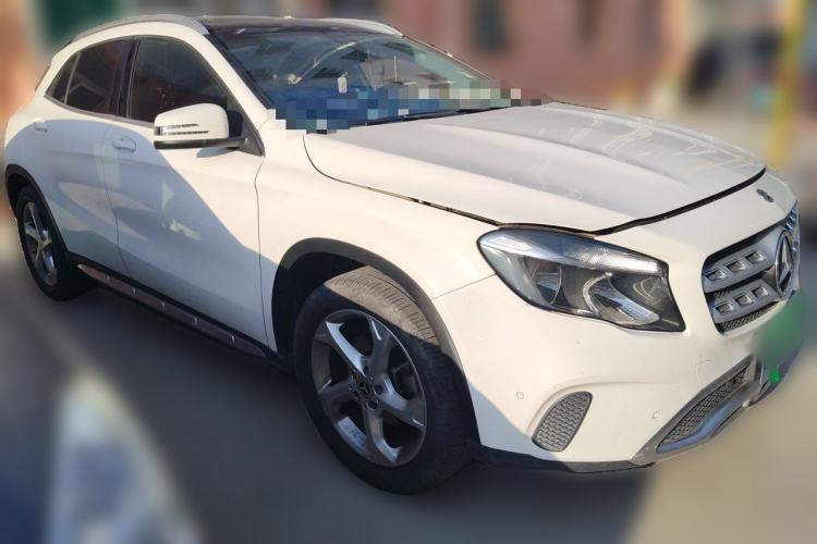 Used Mercedes-Benz GLA 2018 GLA 200 Sport Edition Front Right 45 Deg