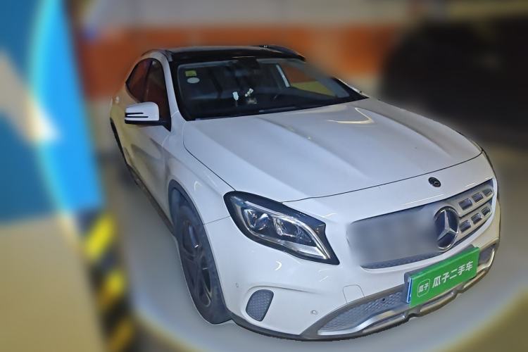 Used Mercedes-Benz GLA 2018 GLA 200 Fashion Model Front Right 45 Deg