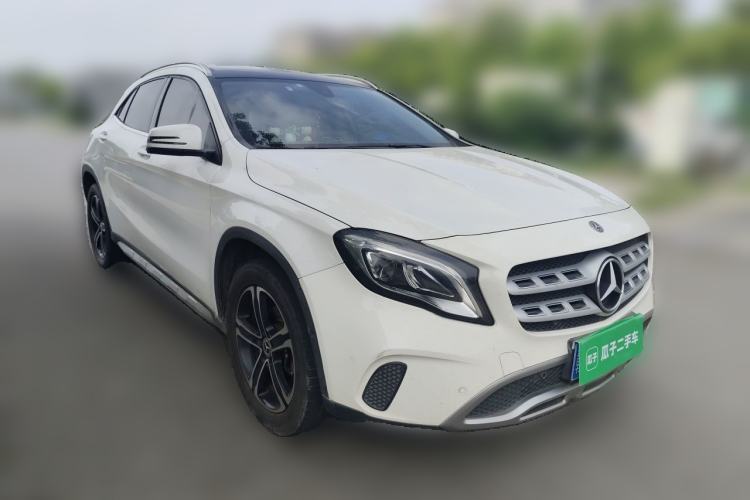 Used Mercedes-Benz GLA 2018 GLA 200 Fashion Model Front Right 45 Deg