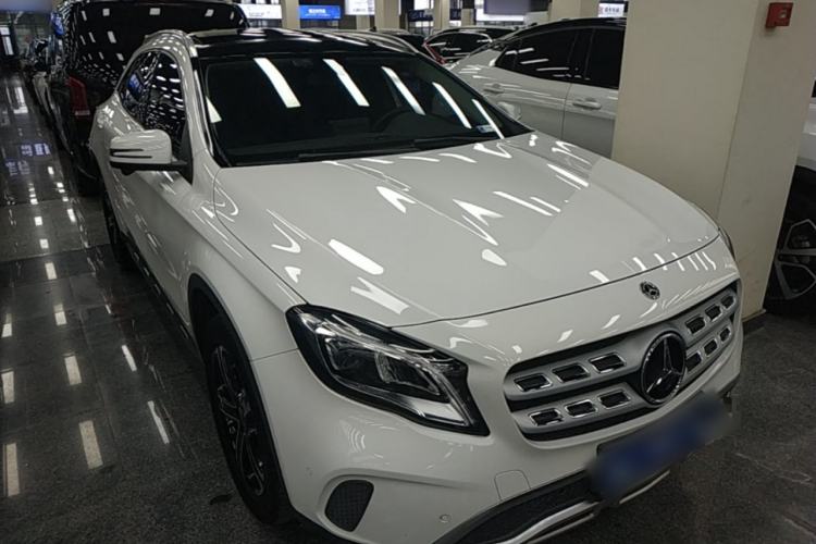 Used Mercedes-Benz GLA 2018 GLA 200 Fashion Model Front Right 45 Deg