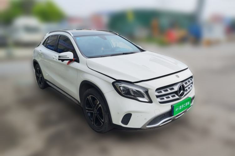 Used Mercedes-Benz GLA 2018 GLA 200 Fashion Model Front Right 45 Deg