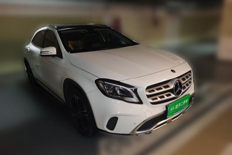Used Mercedes-Benz GLA 2018 GLA 200 Fashion Model Front Right 45 Deg