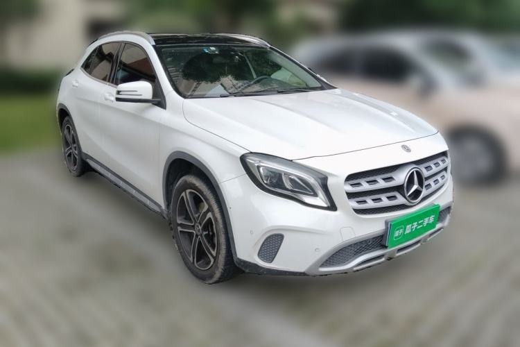 Used Mercedes-Benz GLA 2018 GLA 200 Fashion Model Front Right 45 Deg