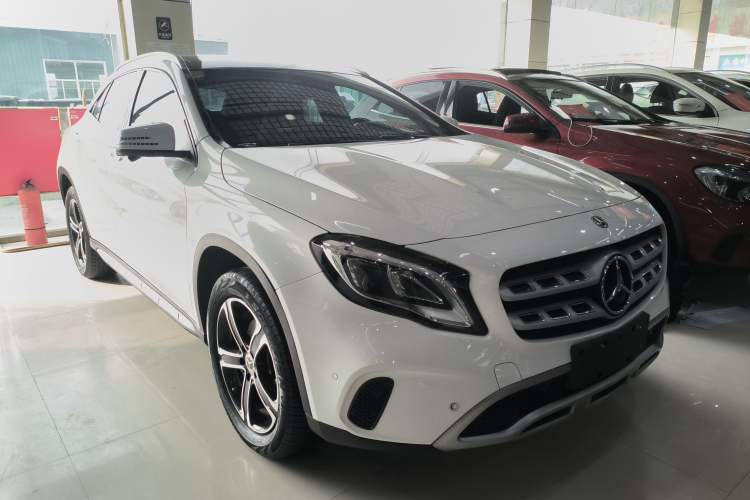Used Mercedes-Benz GLA 2018 GLA 200 Fashion Model Front Right 45 Deg
