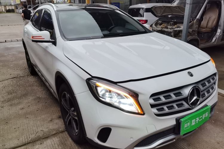 Used Mercedes-Benz GLA 2018 GLA 200 Fashion Model Front Right 45 Deg