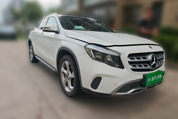 Used Mercedes-Benz GLA 2018 GLA 200 Sport Edition Front Right 45 Deg