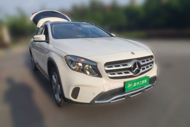 Used Mercedes-Benz GLA 2018 GLA 200 Sport Edition Front Right 45 Deg
