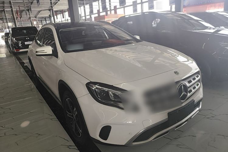 Used Mercedes-Benz GLA 2018 GLA 200 Fashion Model Front Right 45 Deg