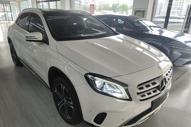 Used Mercedes-Benz GLA 2018 GLA 200 Fashion Model Front Right 45 Deg
