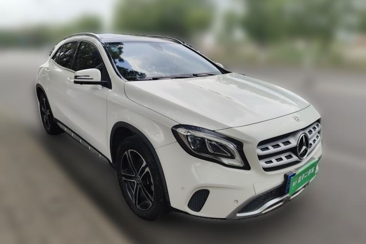 Used Mercedes-Benz GLA 2018 GLA 200 Fashion Model Front Right 45 Deg