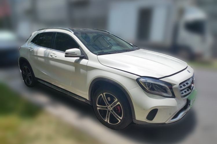 Used Mercedes-Benz GLA 2018 GLA 200 Fashion Model Front Right 45 Deg
