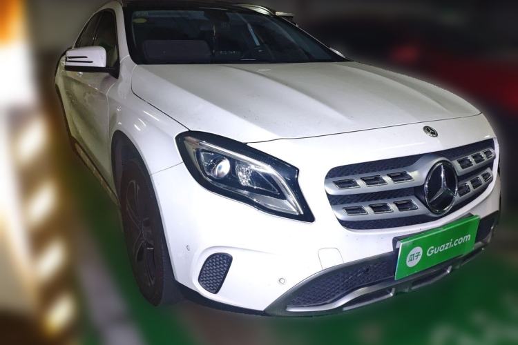 Used Mercedes-Benz GLA 2018 GLA 200 Fashion Model Front Right 45 Deg