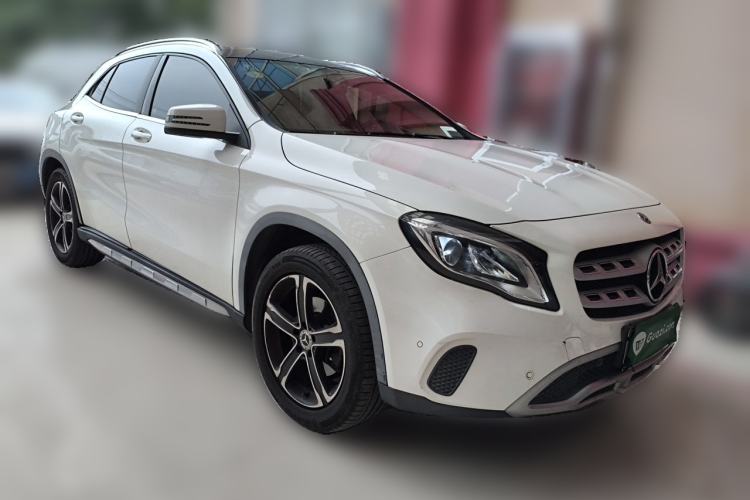 Used Mercedes-Benz GLA 2018 GLA 200 Fashion Model Front Right 45 Deg