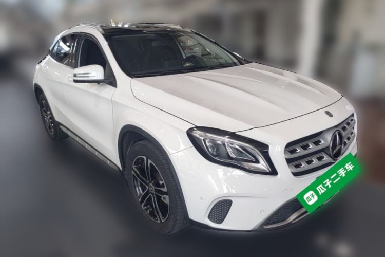 Used Mercedes-Benz GLA 2018 GLA 200 Fashion Model Front Right 45 Deg