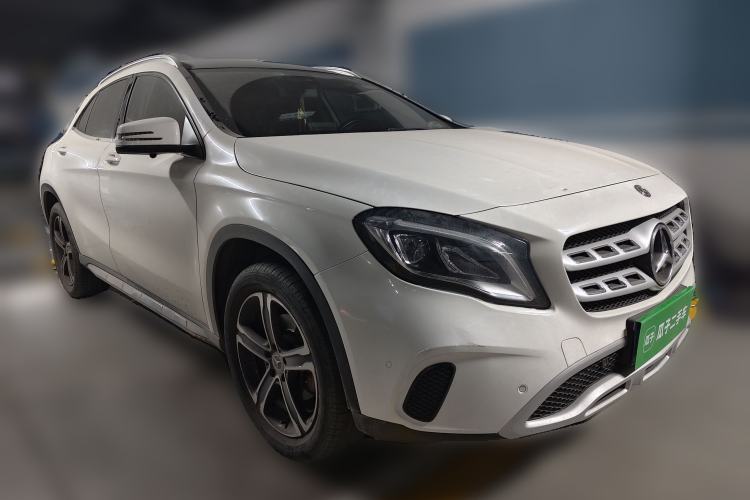 Used Mercedes-Benz GLA 2018 GLA 200 Fashion Model Front Right 45 Deg