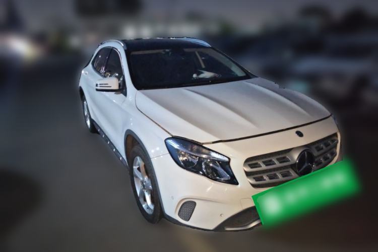 Used Mercedes-Benz GLA 2018 GLA 200 Sport Edition Front Right 45 Deg