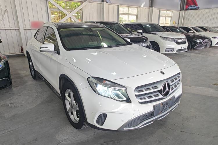 Used Mercedes-Benz GLA 2018 GLA 200 Sport Edition Front Right 45 Deg