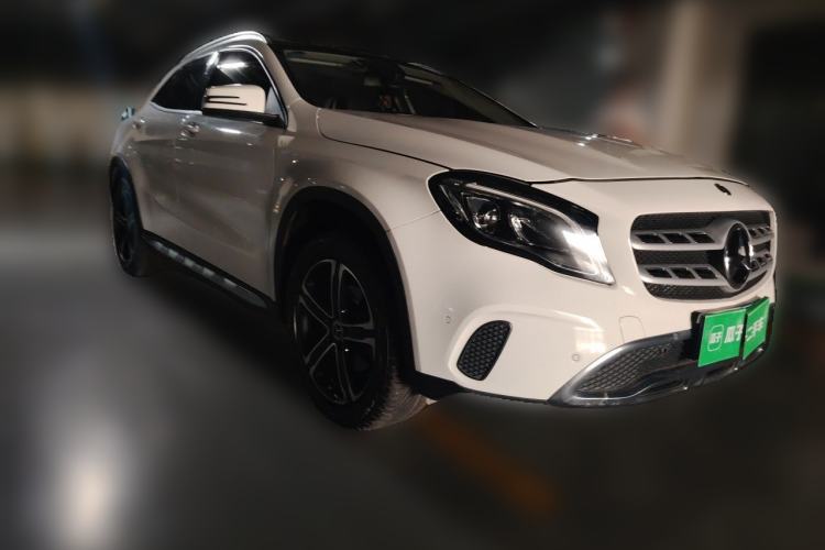 Used Mercedes-Benz GLA 2018 GLA 200 Fashion Model Front Right 45 Deg